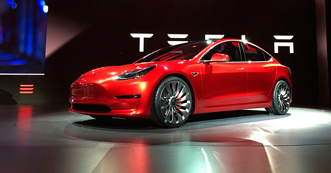 De balans van Tesla loopt niet op wieltjes